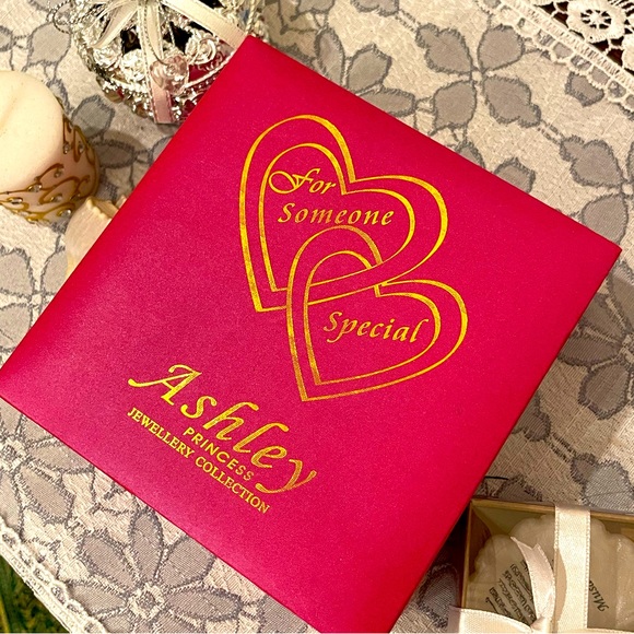 Gift Jewelry set - Picture 3 of 3